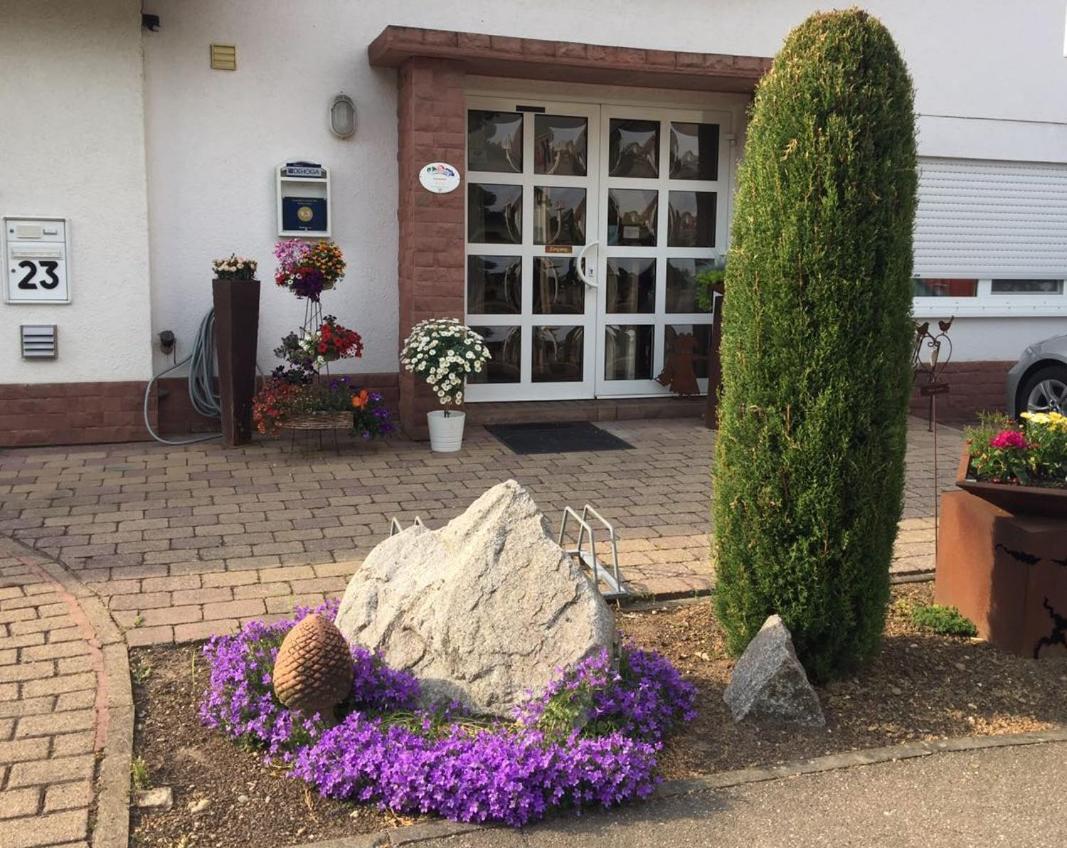 Gastehaus Gluck Wir Haben Immer Eintrittskarten Fur Den Europa-Park Fur Sie! Otel Rust Dış mekan fotoğraf