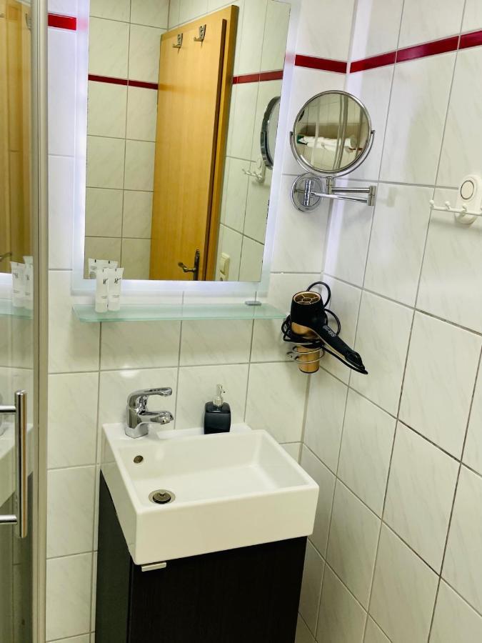 Gastehaus Gluck Wir Haben Immer Eintrittskarten Fur Den Europa-Park Fur Sie! Otel Rust Dış mekan fotoğraf