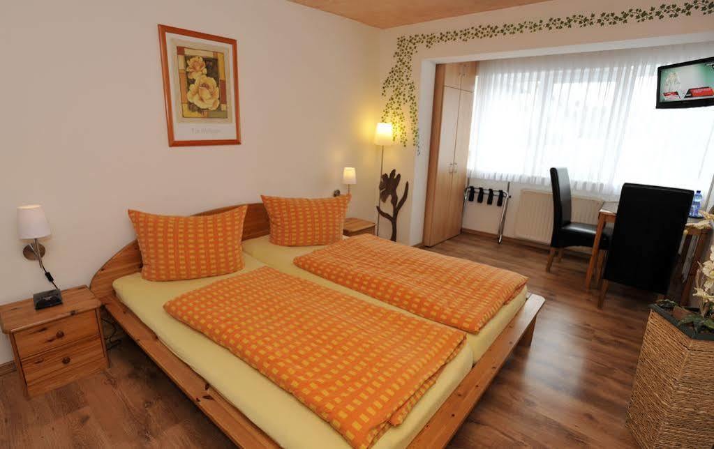 Gastehaus Gluck Wir Haben Immer Eintrittskarten Fur Den Europa-Park Fur Sie! Otel Rust Dış mekan fotoğraf