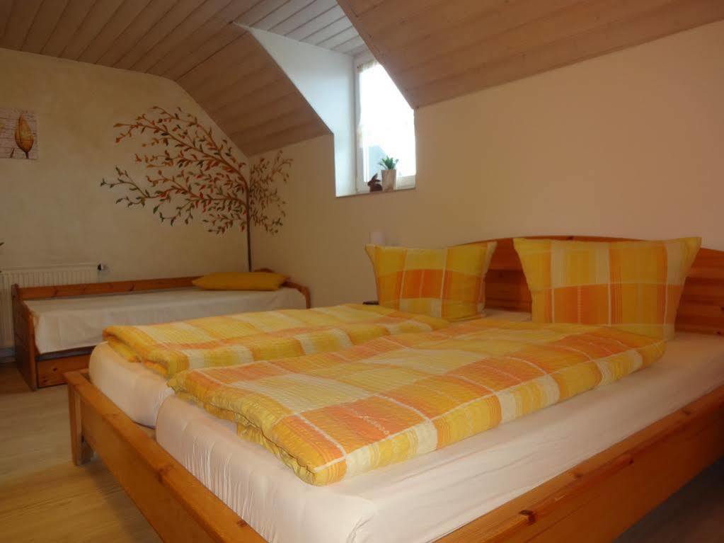 Gastehaus Gluck Wir Haben Immer Eintrittskarten Fur Den Europa-Park Fur Sie! Otel Rust Dış mekan fotoğraf