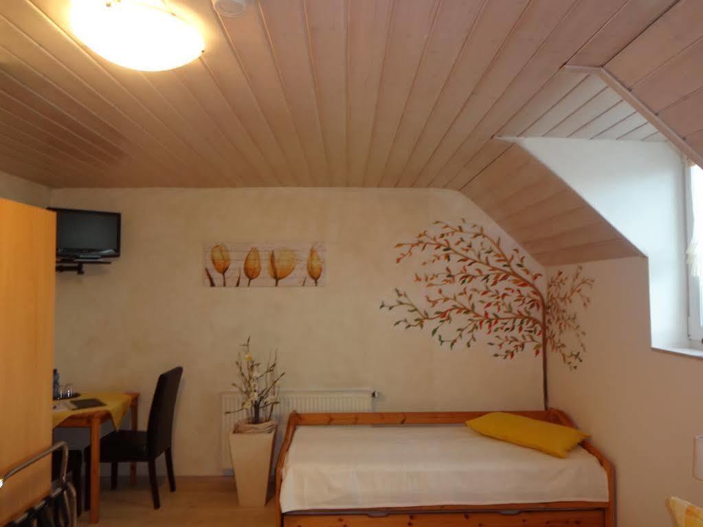 Gastehaus Gluck Wir Haben Immer Eintrittskarten Fur Den Europa-Park Fur Sie! Otel Rust Dış mekan fotoğraf